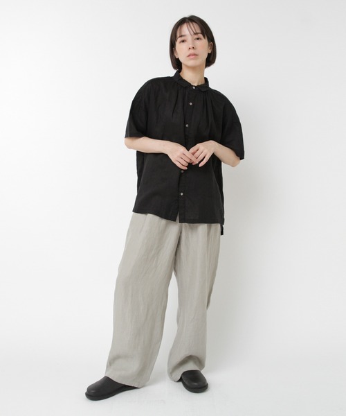 RNA-N（アールエヌエーエヌ）の「B2909 リネンスモールカラーシャーリングシャツ（シャツ/ブラウス・レディース・グリーン/ブラック/オフホワイト・FREE）」の20枚目の写真