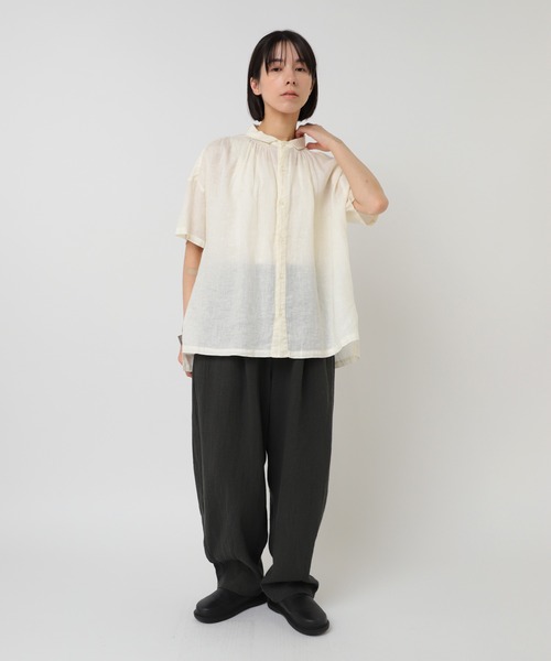 RNA-N(アールエヌエーエヌ)の「B2909 リネンスモールカラーシャーリングシャツ(シャツ/ブラウス・レディース・グリーン/ブラック/オフホワイト・FREE)」の20枚目の写真