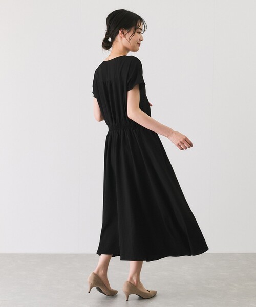 Jayro(ジャイロ)の「ノーカラーカシュクールワンピース(ワンピース・レディース・ブラック/ベージュ/ネイビー・M)」の7枚目の写真