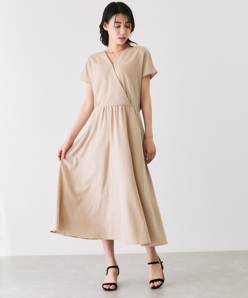 Jayro(ジャイロ)の「ノーカラーカシュクールワンピース(ワンピース・レディース・ブラック/ベージュ/ネイビー・M)」の4枚目の写真