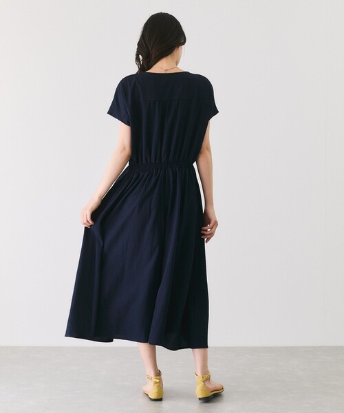 Jayro(ジャイロ)の「ノーカラーカシュクールワンピース(ワンピース・レディース・ブラック/ベージュ/ネイビー・M)」の22枚目の写真