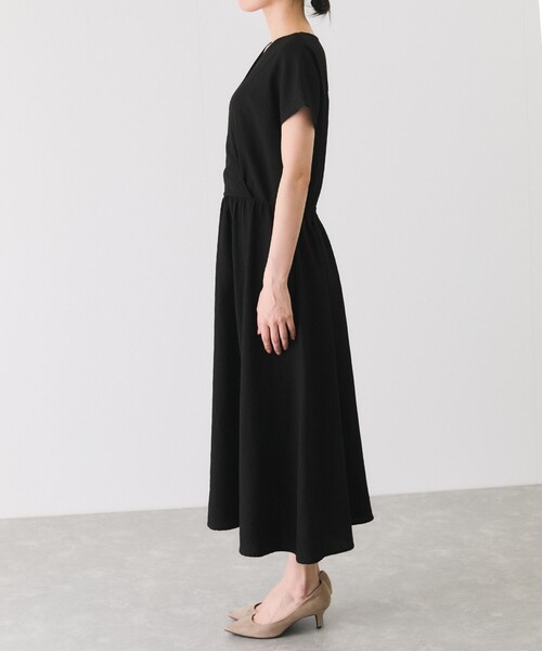 Jayro(ジャイロ)の「ノーカラーカシュクールワンピース(ワンピース・レディース・ブラック/ベージュ/ネイビー・M)」の16枚目の写真