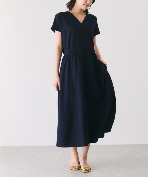 Jayro(ジャイロ)の「ノーカラーカシュクールワンピース(ワンピース・レディース・ブラック/ベージュ/ネイビー・M)」の3枚目の写真
