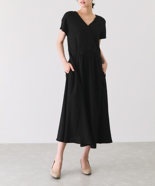 Jayro(ジャイロ)の「ノーカラーカシュクールワンピース(ワンピース・レディース・ブラック/ベージュ/ネイビー・M)」の2枚目の写真