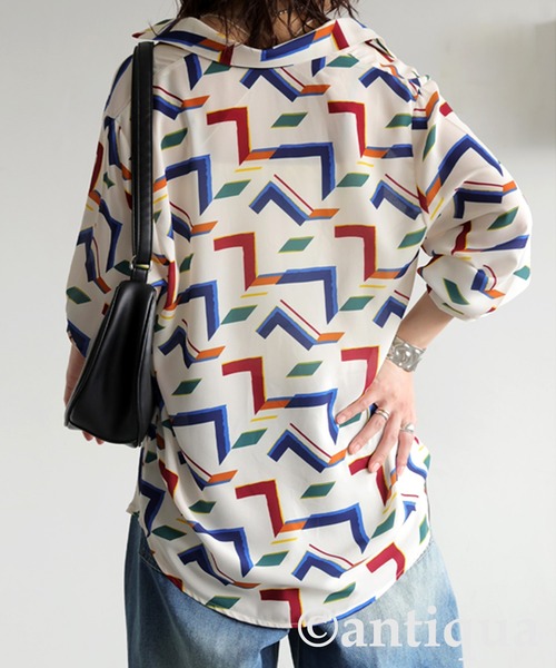 antiqua（アンティカ）の「幾何学柄シャツ（シャツ/ブラウス・レディース・ホワイト/ネイビー・ONESIZE）」の4枚目の写真