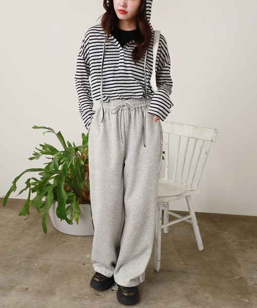 ROOPTOKYO(ループトウキョウ)の「フード付きVネックトップス 秋物 秋服 2026年秋冬(Tシャツ/カットソー・レディース・ブルー系/イエロー/ホワイト/ピンク/ブラック×ホワイト/グレー/ブルー・FREE)」の22枚目の写真