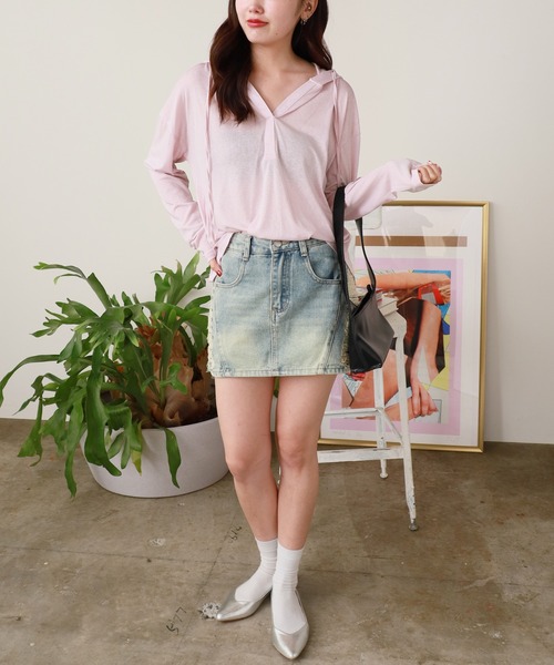 ROOPTOKYO(ループトウキョウ)の「フード付きVネックトップス 秋物 秋服 2026年秋冬(Tシャツ/カットソー・レディース・ブルー系/イエロー/ホワイト/ピンク/ブラック×ホワイト/グレー/ブルー・FREE)」の9枚目の写真