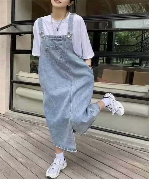 FREE STYLISTS(フリー スタイリスト)の「フロントスリット デニムサロペットスカート(ジャンパースカート・レディース・ブルー・S/M/L/2XL/XL)」の5枚目の写真