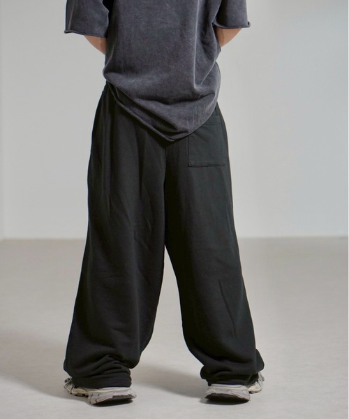 Chikashitsu +（チカシツプラス）の「【Chikashitsu +】full length crash sweat pants / 【チカシツプラス】フルレングスクラッシュスウェットパンツ <着用動画あり>（スウェットパンツ・メンズ・ブラック/グレー・ONE SIZE）」の9枚目の写真