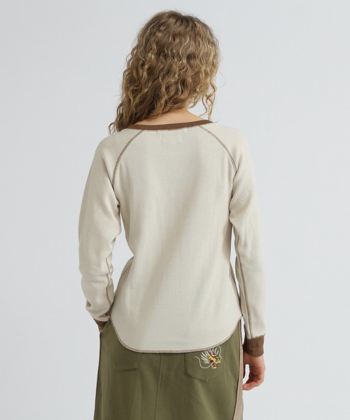 AVIREX（アヴィレックス）の「BICOLOR HONEYCOMBI WAFFLE T-SHIRT/バイカラーハニカムワッフルTシャツ（Tシャツ/カットソー・レディース・チャコールグレー/ナチュラル/ピンク・S/M）」の8枚目の写真