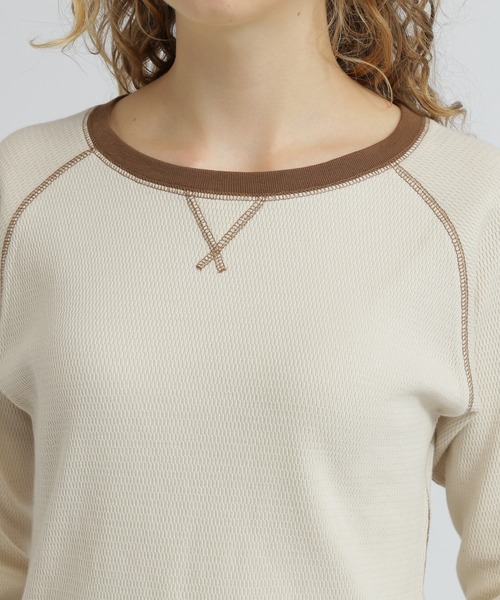 AVIREX（アヴィレックス）の「BICOLOR HONEYCOMBI WAFFLE T-SHIRT/バイカラーハニカムワッフルTシャツ（Tシャツ/カットソー・レディース・チャコールグレー/ナチュラル/ピンク・S/M）」の9枚目の写真