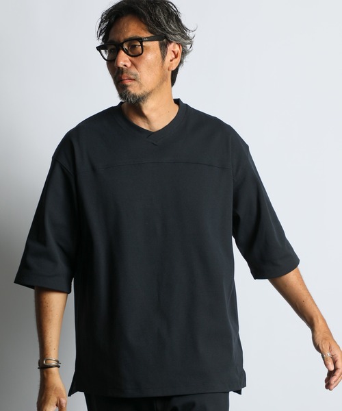 The DUFFER of ST.GEORGE(ザダファーオブセントジョージ)の「「AIR FLEX」SETUP HONEYCOMB V-NECK TEE:機能素材 「エアフレックス」セットアップ Vネック 5分袖TEE(Tシャツ/カットソー・メンズ・ブラック/ネイビー・X-LARGE/LARGE/MEDIUM/SMALL)」の2枚目の写真