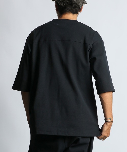 The DUFFER of ST.GEORGE(ザダファーオブセントジョージ)の「「AIR FLEX」SETUP HONEYCOMB V-NECK TEE:機能素材 「エアフレックス」セットアップ Vネック 5分袖TEE(Tシャツ/カットソー・メンズ・ブラック/ネイビー・X-LARGE/LARGE/MEDIUM/SMALL)」の8枚目の写真