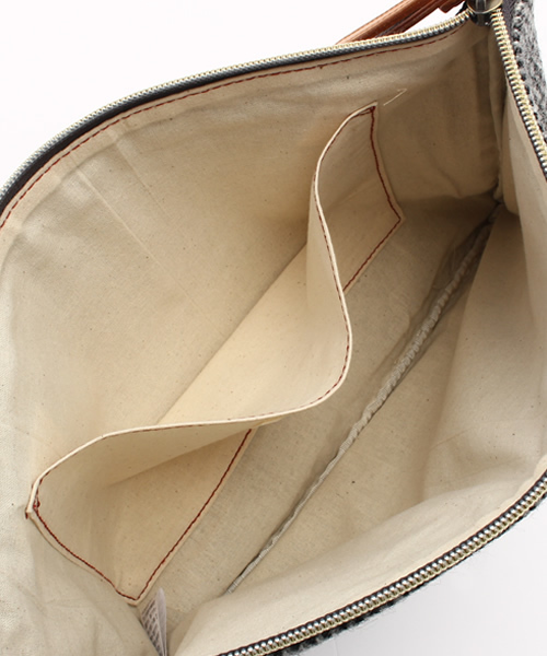 LBC（エルビーシー）の「Harris Tweed クラッチバッグ（クラッチバッグ・レディース・ブルー/グリーン/ブラック・ONE SIZE）」の4枚目の写真