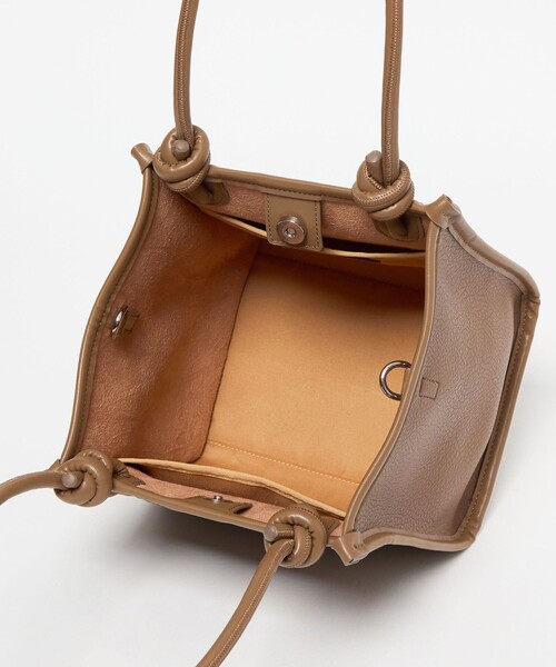 EMMEL REFINES（エメルリファインズ）の「＜EMMEL REFINES＞EM ソフト ショルダー トートバッグ（トートバッグ・レディース・ダークブラウン/ブラック・FREE）」の20枚目の写真