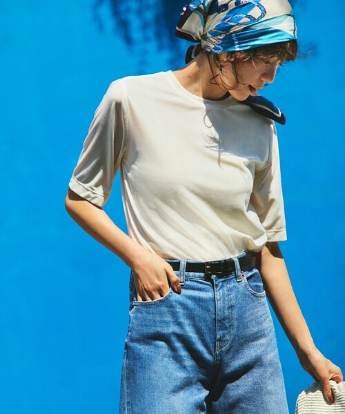 UNFILO(アンフィーロ)の「ストレッチベロア Tシャツ(Tシャツ/カットソー・レディース・ダークブラウン系/アイボリー系/ダルブルー系・MEDIUM/SMALL/LARGE)」の1枚目の写真