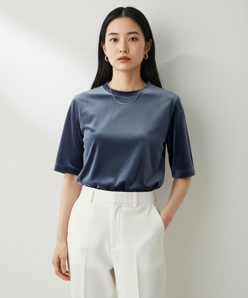 UNFILO(アンフィーロ)の「ストレッチベロア Tシャツ(Tシャツ/カットソー・レディース・ダークブラウン系/アイボリー系/ダルブルー系・MEDIUM/SMALL/LARGE)」の3枚目の写真