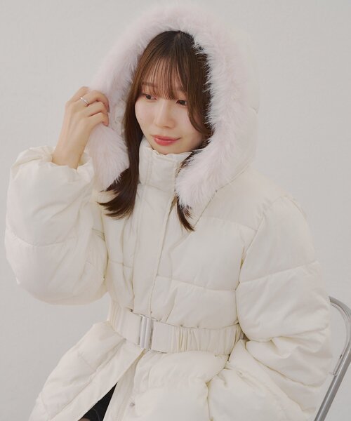 ベルト付中綿フードファーロングブルゾン（ブルゾン）｜Remind me and