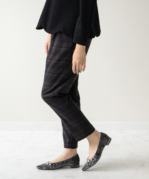 Bridget Birkin(ブリジットバーキン)の「【Bridget Birkin】パールストーンベロアパンプス(551040)(パンプス・レディース・ベージュ系その他/グレー系その他/ブラック系その他・23.5/24/23/24.5/22.5)」の13枚目の写真