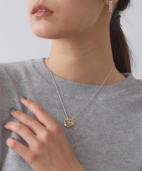 OPAQUE.CLIP（オペークドットクリップ）の「メタル×クリアダブルリングネックレス（ネックレス・レディース・ゴールド/シルバー・00）」の3枚目の写真