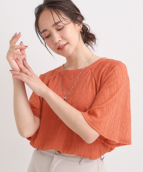 SHOO・LA・RUE(シューラルー)の「【S-LL/二の腕カバー】ウエーブ柄 インナードッキングトップス(Tシャツ/カットソー・レディース・ブルー/レッド系1/ブラック/グレー・03/02/04/01)」の4枚目の写真