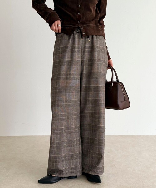 fredy emue(フレディエミュ)の「ウールライクイージーセミワイドパンツ(その他パンツ・レディース・アイボリー/ブラック/ブラウン/ベージュ系その他・34/36/38)」の4枚目の写真