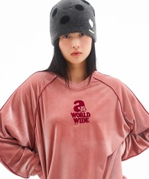 AMESWORLDWIDE（アメスワールドワイド）の「A'GEM/9 × .kom 『AMESWORLDWIDE/アメスワールドワイド』 V NECK VELOUR SWEATSHIRT/V ネック ベロア スウェットシャツ（スウェット・メンズ）」