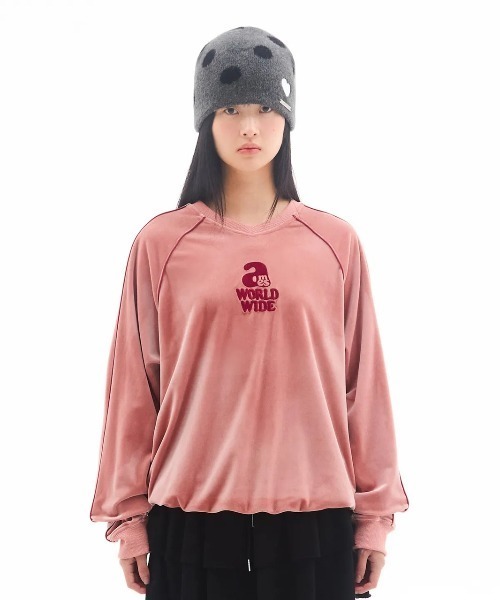 AMESWORLDWIDE(アメスワールドワイド)の「A'GEM/9 × .kom 『AMESWORLDWIDE/アメスワールドワイド』 V NECK VELOUR SWEATSHIRT/V ネック ベロア スウェットシャツ(スウェット・レディース・ネイビー/ピンク・M)」の8枚目の写真