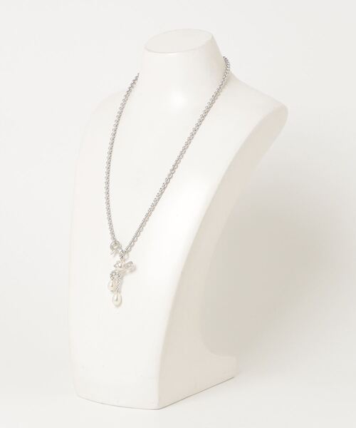 Vivienne Westwood MAN（ヴィヴィアンウエストウッドマン）の「MAN. CLAUDE SMALL PENDANT（ネックレス・メンズ・シルバー・FREE）」の3枚目の写真