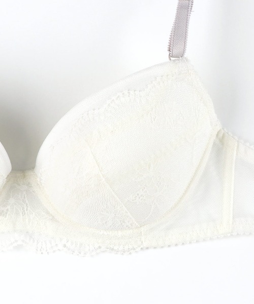Wing Teen（ウイングティーン）の「ジュニアブラ　AFTER STEP（ブラジャー・レディース・ブラック/ライトピンク/アイボリー・B65/B70/C70/D70/B75/C65/C75/D65/D75/E65/E70/E75/F70/F75/F65/D80/G65/G70/G75/E80/B80/C80）」の4枚目の写真
