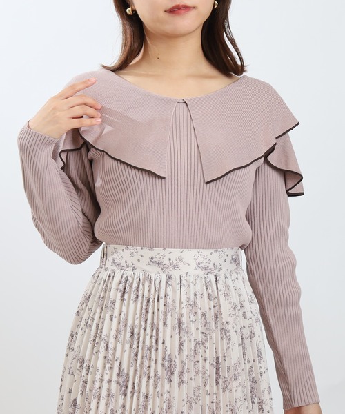 ASTORIA ODIER(アストリアオディール)の「オープンショルダーラッフルニット(ニット/セーター・レディース・チャコールグレー/ブラック/ワイン/ピンク・MEDIUM)」の4枚目の写真