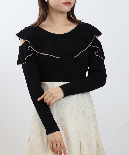 ASTORIA ODIER(アストリアオディール)の「オープンショルダーラッフルニット(ニット/セーター・レディース・チャコールグレー/ブラック/ワイン/ピンク・MEDIUM)」の10枚目の写真