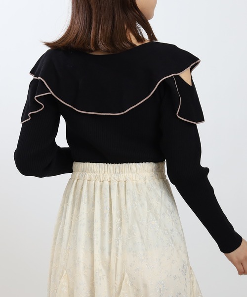 ASTORIA ODIER(アストリアオディール)の「オープンショルダーラッフルニット(ニット/セーター・レディース・チャコールグレー/ブラック/ワイン/ピンク・MEDIUM)」の12枚目の写真