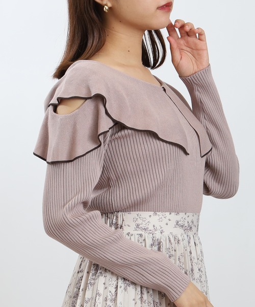 ASTORIA ODIER(アストリアオディール)の「オープンショルダーラッフルニット(ニット/セーター・レディース・チャコールグレー/ブラック/ワイン/ピンク・MEDIUM)」の15枚目の写真