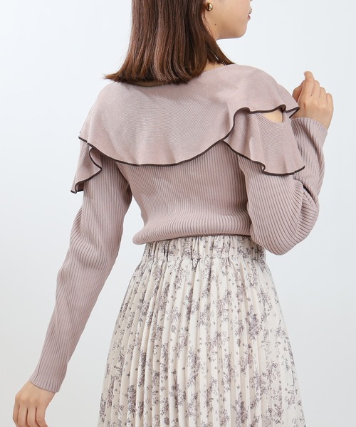 ASTORIA ODIER(アストリアオディール)の「オープンショルダーラッフルニット(ニット/セーター・レディース・チャコールグレー/ブラック/ワイン/ピンク・MEDIUM)」の17枚目の写真