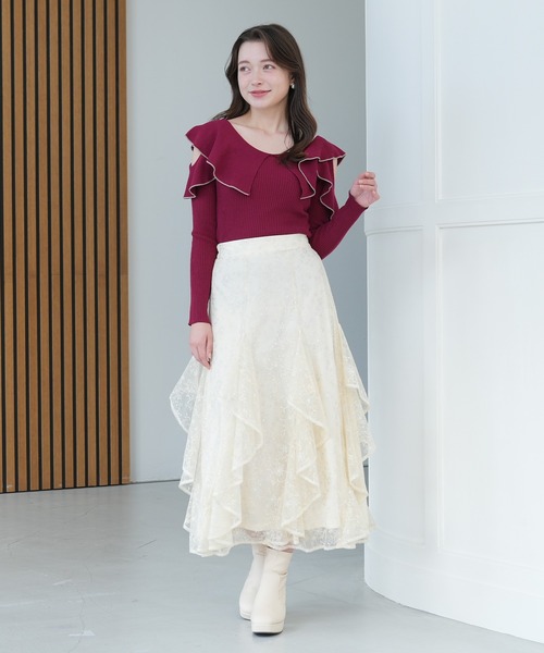 ASTORIA ODIER(アストリアオディール)の「オープンショルダーラッフルニット(ニット/セーター・レディース・チャコールグレー/ブラック/ワイン/ピンク・MEDIUM)」の5枚目の写真