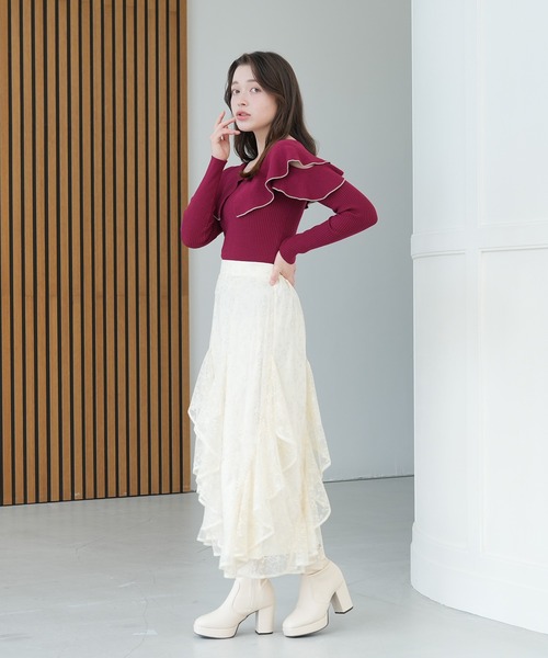 ASTORIA ODIER(アストリアオディール)の「オープンショルダーラッフルニット(ニット/セーター・レディース・チャコールグレー/ブラック/ワイン/ピンク・MEDIUM)」の6枚目の写真