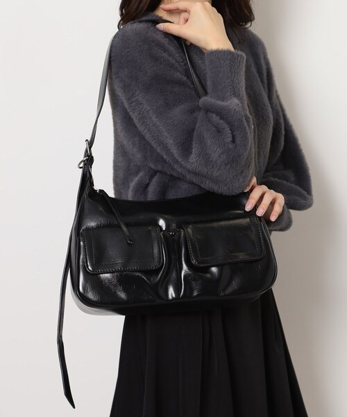 Ober Tashe（オーバータッシェ）の「フロントポケットショルダーバッグ（ショルダーバッグ・レディース・レッド系1/ブラック/キャメル・FREE）」の4枚目の写真