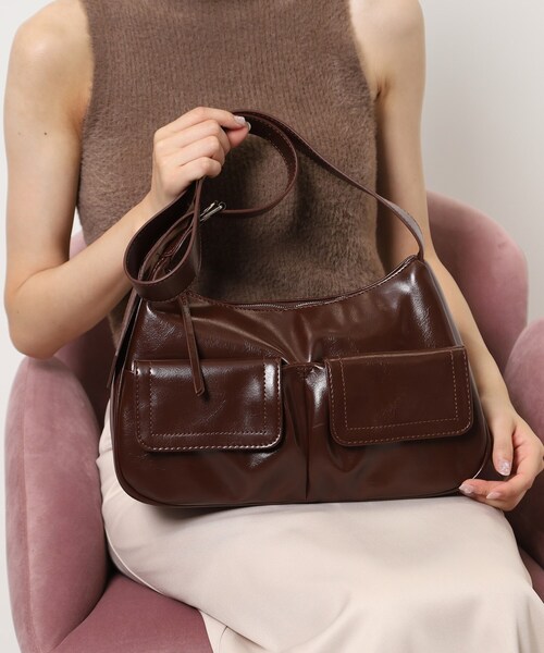 Ober Tashe（オーバータッシェ）の「フロントポケットショルダーバッグ（ショルダーバッグ・レディース・レッド系1/ブラック/キャメル・FREE）」の7枚目の写真