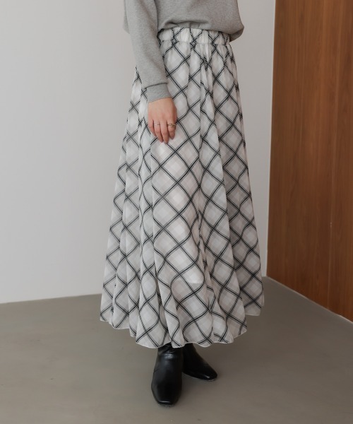 Bou Jeloud(ブージュルード)の「シアーチェックレイヤードスカート(スカート・レディース・ブラック/ブラウン・38)」の2枚目の写真