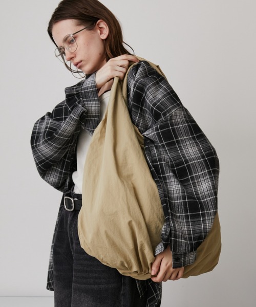 Auntie Rosa Holiday（アンティローザホリデー）の「サークルトートバッグ（トートバッグ・レディース・ブラック/ベージュ・FREE）」の8枚目の写真