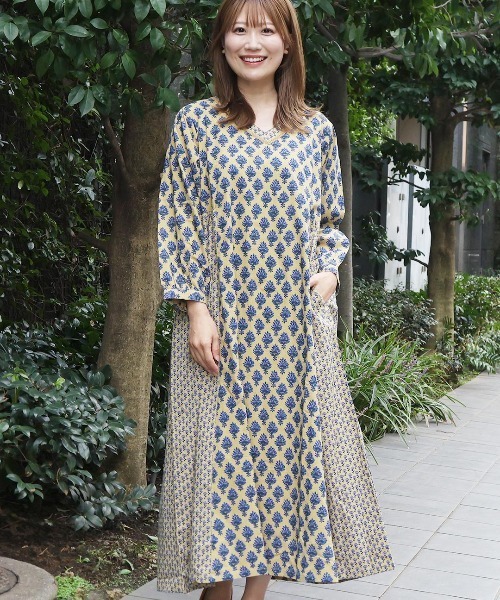 チチカカ（チチカカ）の「ブーケワンピース（ワンピース・レディース・マスタード/ネイビー・FREE）」の2枚目の写真