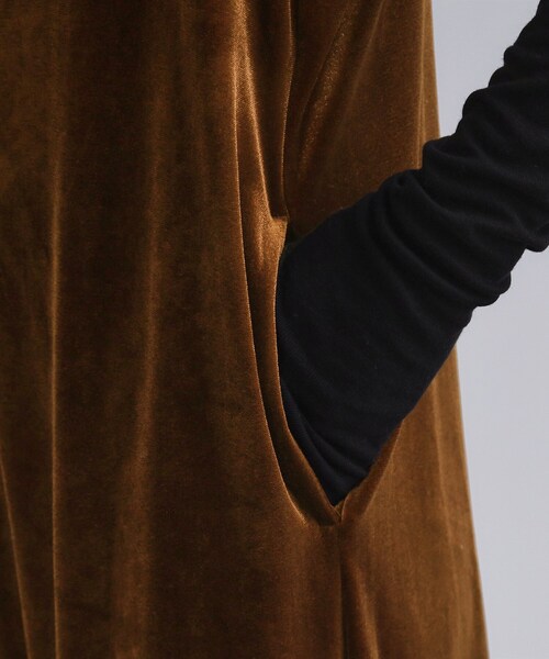 OPAQUE.CLIP（オペークドットクリップ）の「【es】ベロアサロペット【洗濯機OK】（サロペット/オーバーオール・レディース・ブラック/ダークブラウン・36/38）」の4枚目の写真