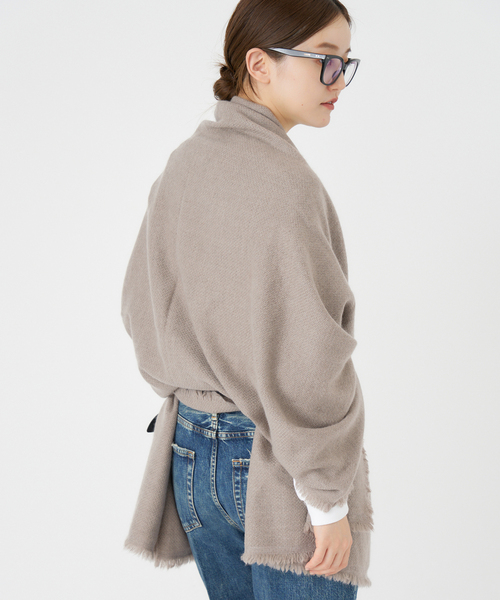 IENA（イエナ）の「NIMNIMDUAI/ニムニムデュアイ PASHMINA WOOL PLANE STOLE ストール 276（ストール/ショール・レディース・ライトグレー/ブラウン/レッド/キャメル・FREE）」の14枚目の写真