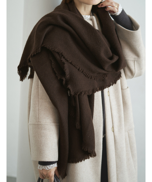 IENA（イエナ）の「NIMNIMDUAI/ニムニムデュアイ PASHMINA WOOL PLANE STOLE ストール 276（ストール/ショール・レディース・ライトグレー/ブラウン/レッド/キャメル・FREE）」の13枚目の写真