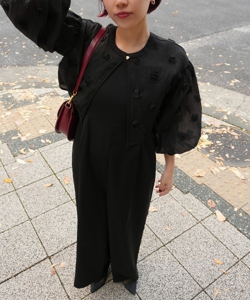 Jolie et Jolie(ジョリーエジョリー)の「【再入荷】2wayフラワーモチーフボレロオールインワンパンツドレス(パンツドレス・レディース・ブラック×グレー/ブラック×ベージュ/ブラック×ブラック・LL/S/M/L/4L/3L)」の4枚目の写真