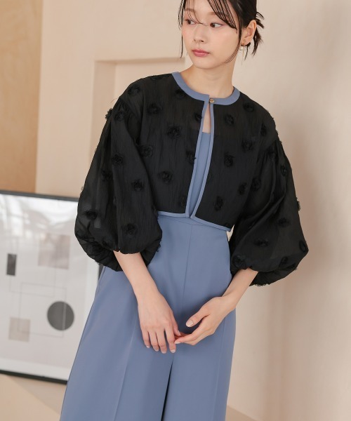 Jolie et Jolie(ジョリーエジョリー)の「【再入荷】2wayフラワーモチーフボレロオールインワンパンツドレス(パンツドレス・レディース・ブラック×グレー/ブラック×ベージュ/ブラック×ブラック・LL/S/M/L/4L/3L)」の5枚目の写真