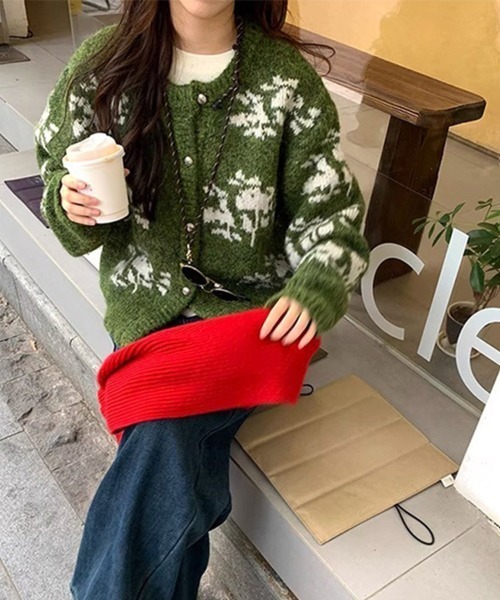 CLOTHY(クロシィ)の「【ふわもこ感がたまらない◎冬ムード満点の大人カーデ】レトロノルディック柄カーディガン(カーディガン/ボレロ・レディース・チャコールグレー/カーキ・FREE)」の3枚目の写真