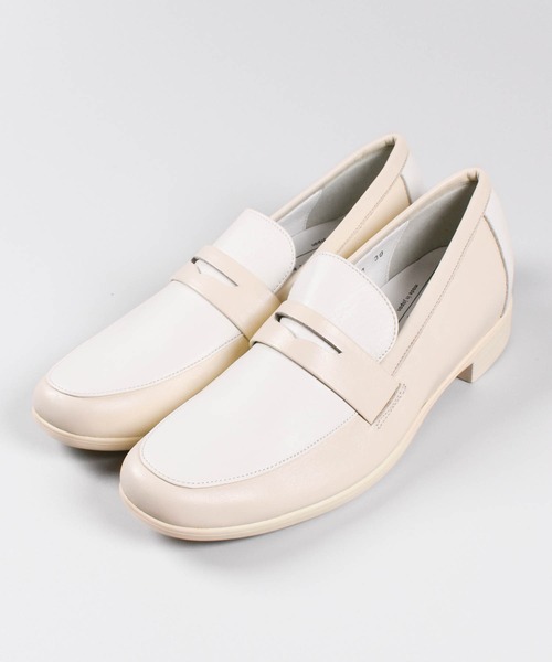 chausser(ショセ)の「【KS】【TRAVEL SHOES by chausser/トラベルシューズバイショセ】レザー ローファー(ローファー・レディース・アイボリー・36/37/38)」の1枚目の写真