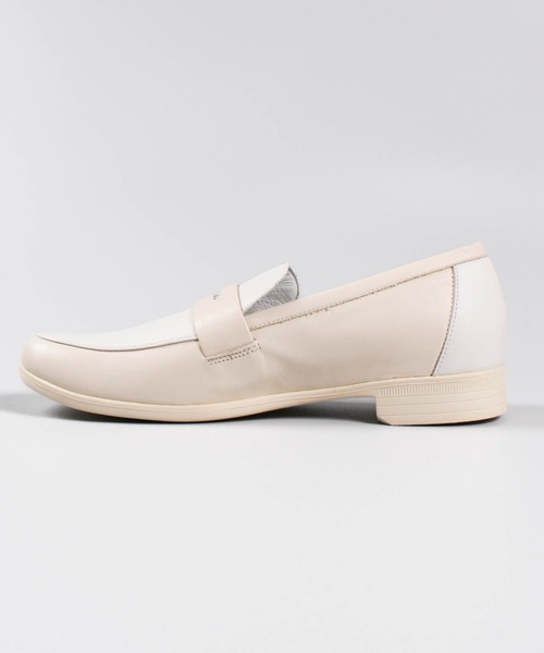 chausser(ショセ)の「【KS】【TRAVEL SHOES by chausser/トラベルシューズバイショセ】レザー ローファー(ローファー・レディース・アイボリー・36/37/38)」の2枚目の写真